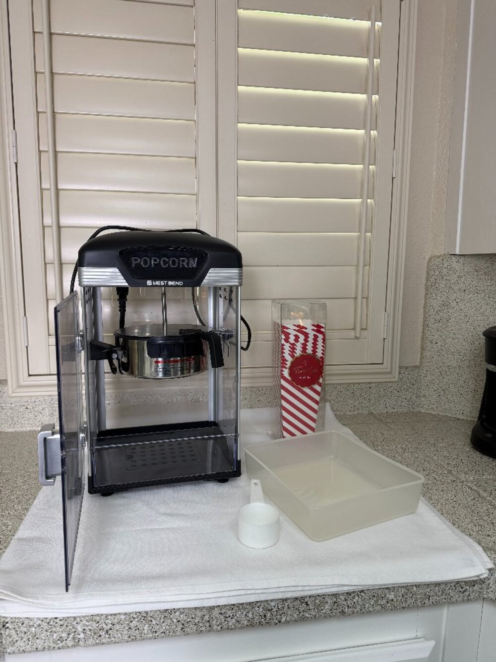 West Bend Black  4-Qt. Popcorn Machine